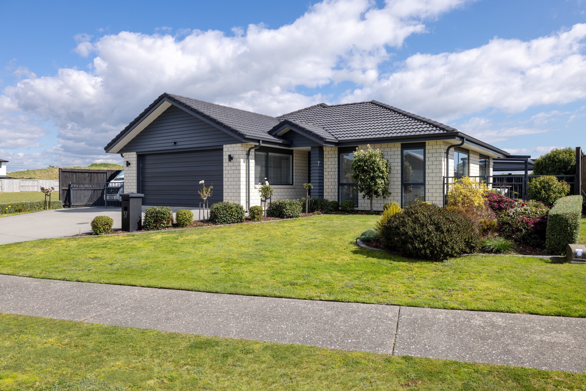 House For Sale in Papamoa, Bay Of Plenty For Bay Of Plenty Real