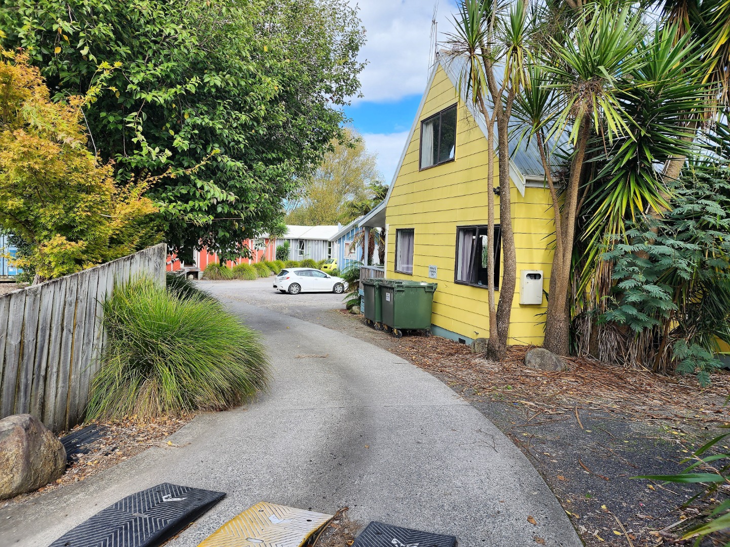 For Rent in Poike 1 Bedroom, 2 Bathrooms, Rental For Rent at 42 C,D,E