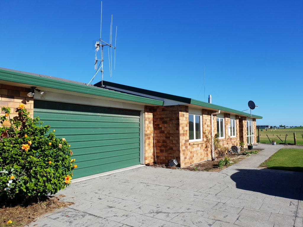 For Rent in Papamoa 3 Bedrooms, 2 Bathrooms, Rental For Rent at 83