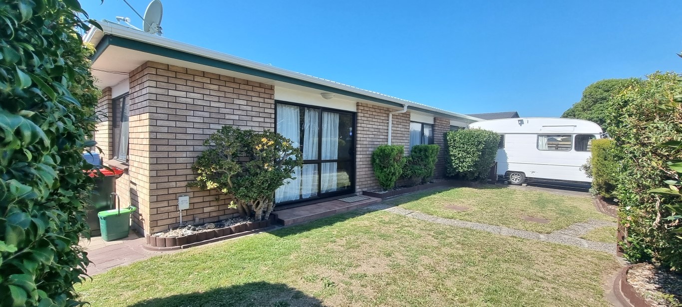 For Rent in Mt Maunganui 2 Bedrooms, 1 Bathroom, Rental For Rent at 3A