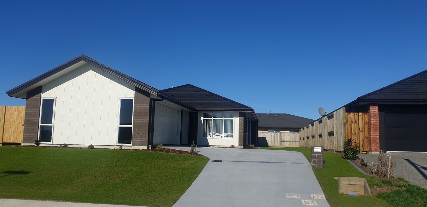 For Rent in Papamoa 3 Bedrooms, 2 Bathrooms, Rental For Rent at 35