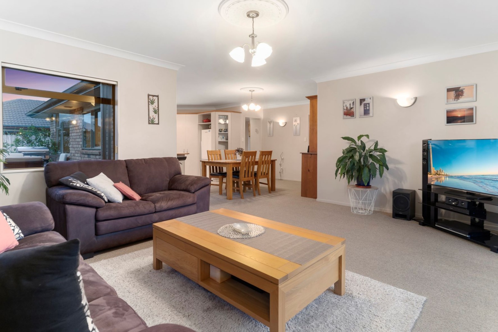 For Rent in Papamoa 4 Bedrooms, 2 Bathrooms, Rental For Rent at 6