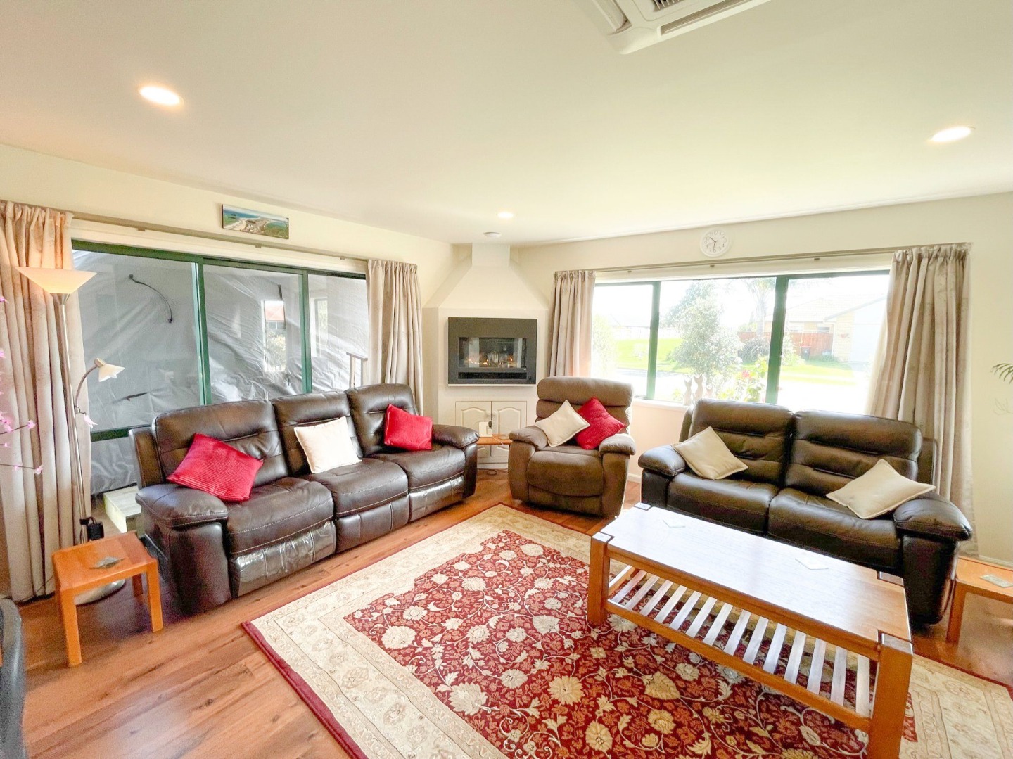 For Rent in Papamoa 6 Bedrooms, 3 Bathrooms, Rental For Rent at 87