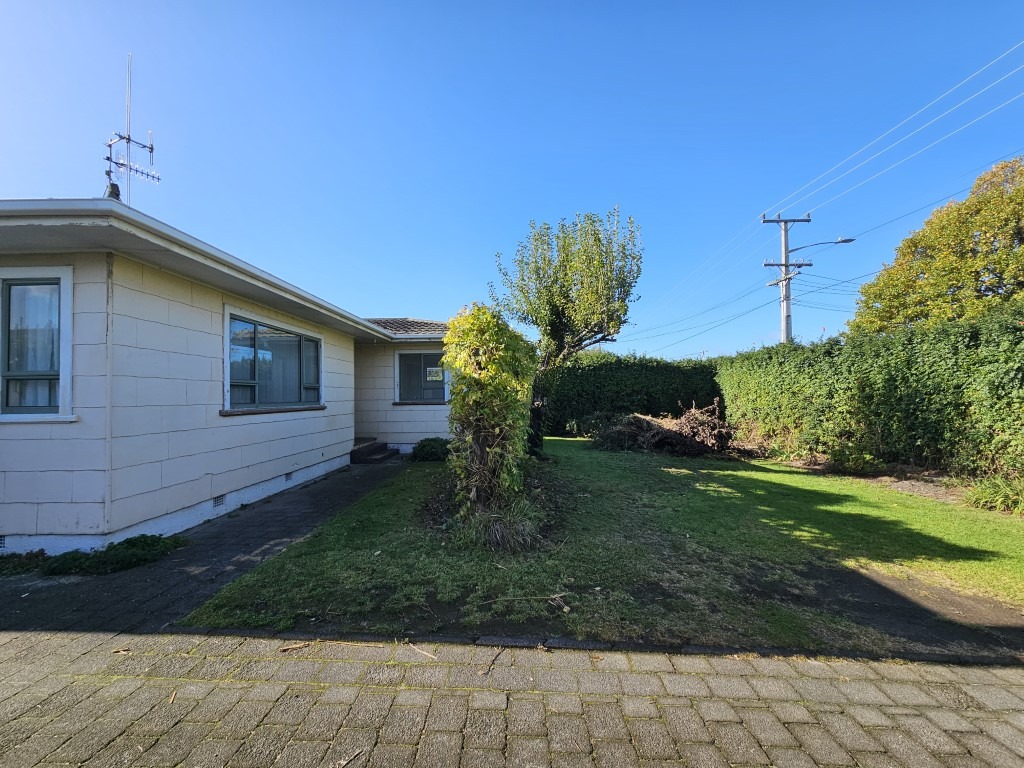 For Rent in Mt Maunganui 3 Bedrooms, 1 Bathroom, Rental For Rent at 13