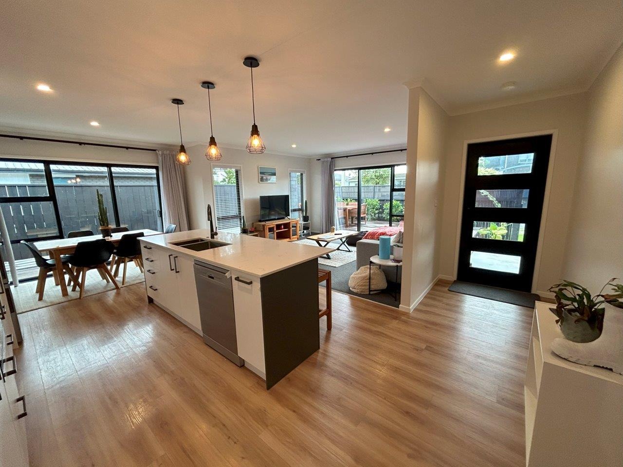 For Rent in Papamoa 3 Bedrooms, 2 Bathrooms, Rental For Rent at 77A