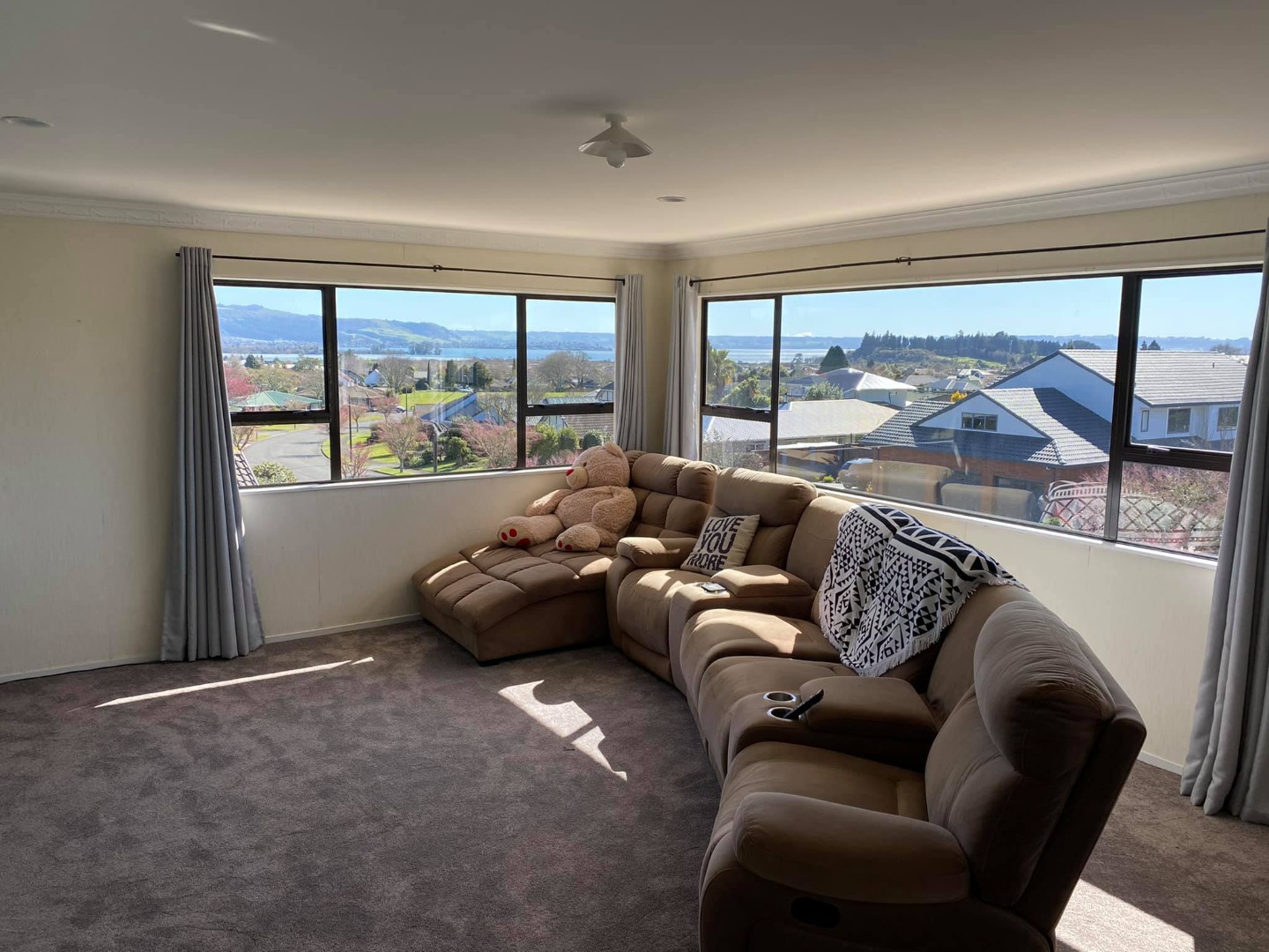 For Rent in Lynmore 4 Bedrooms, 2 Bathrooms, Rental For Rent at 31 Thelma Place, Lynmore