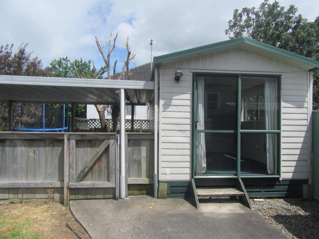 For Rent in Hamilton East 3 Bedrooms, 2 Bathrooms, Rental For Rent at