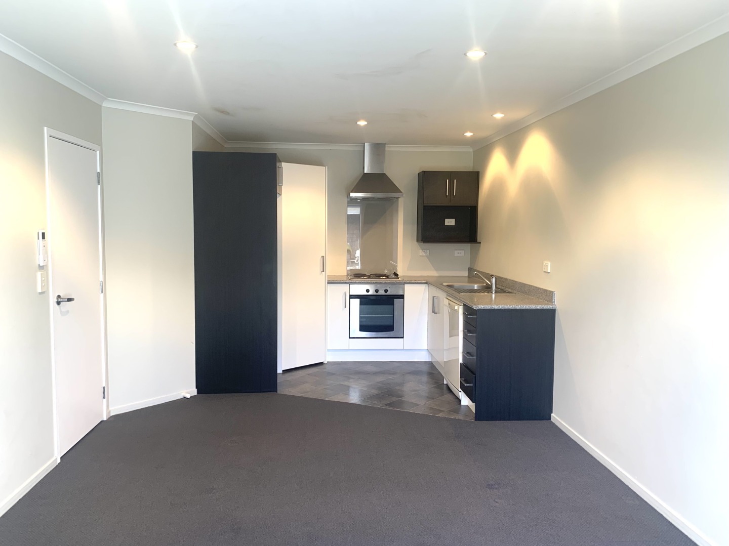 For Rent in Hillcrest 3 Bedrooms, 1 Bathroom, Rental For Rent at 3B