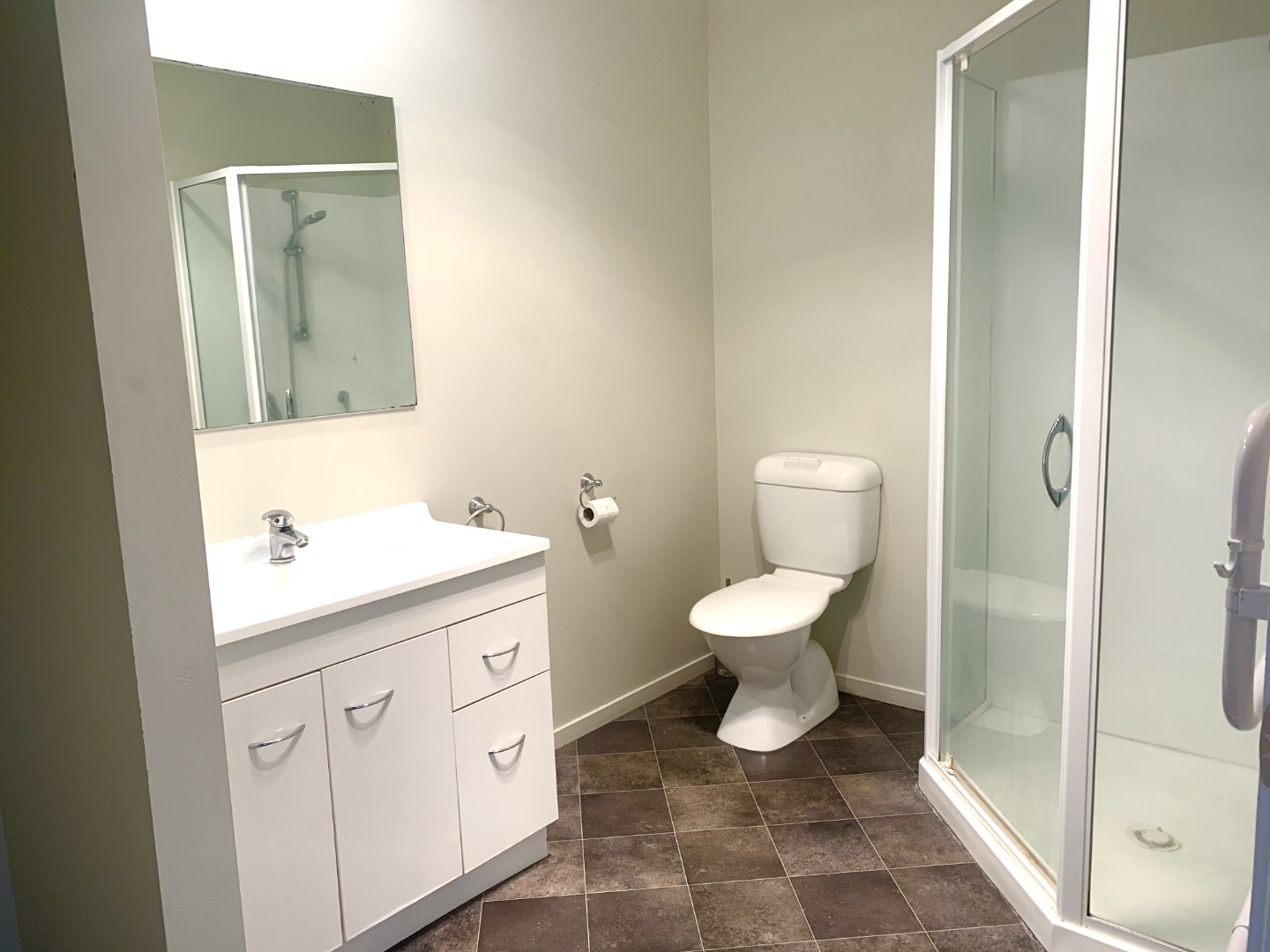 For Rent in Hillcrest 3 Bedrooms, 1 Bathroom, Rental For Rent at 3B