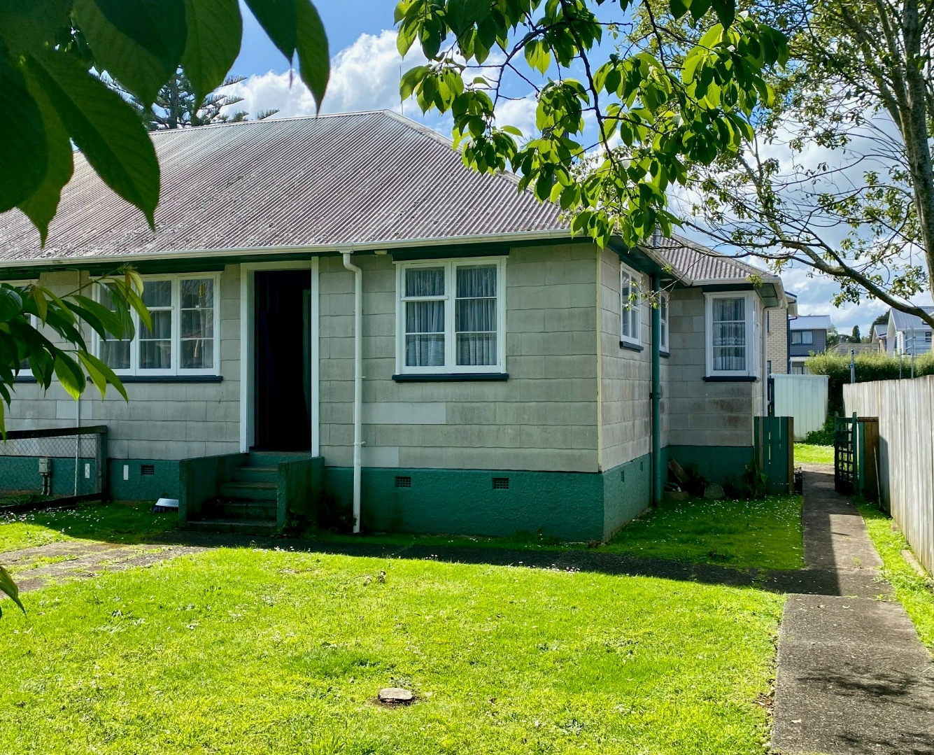 For Rent in Kensington 2 Bedrooms, 1 Bathroom, Rental For Rent at 144B