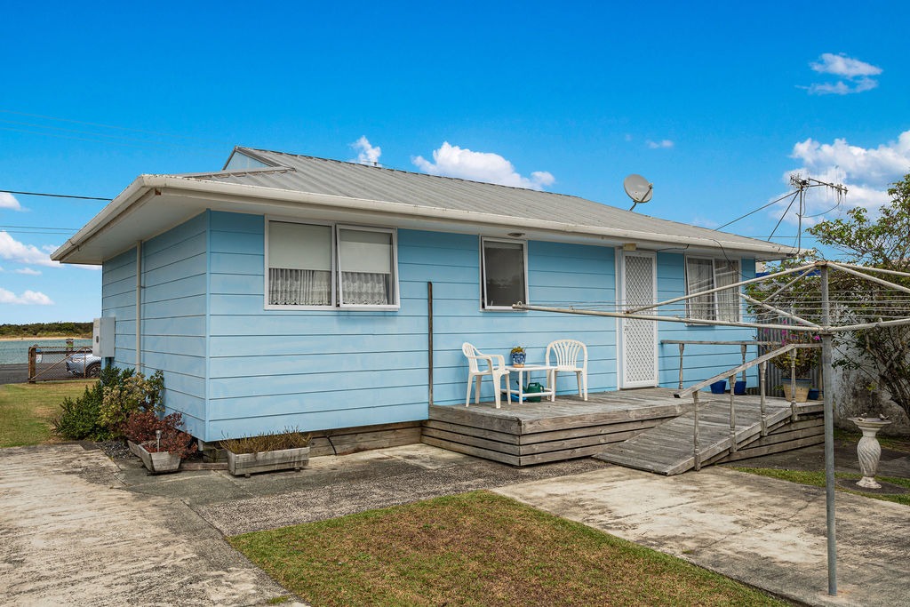 For Rent in Ngunguru 2 Bedrooms, 1 Bathroom, Rental For Rent at 1979