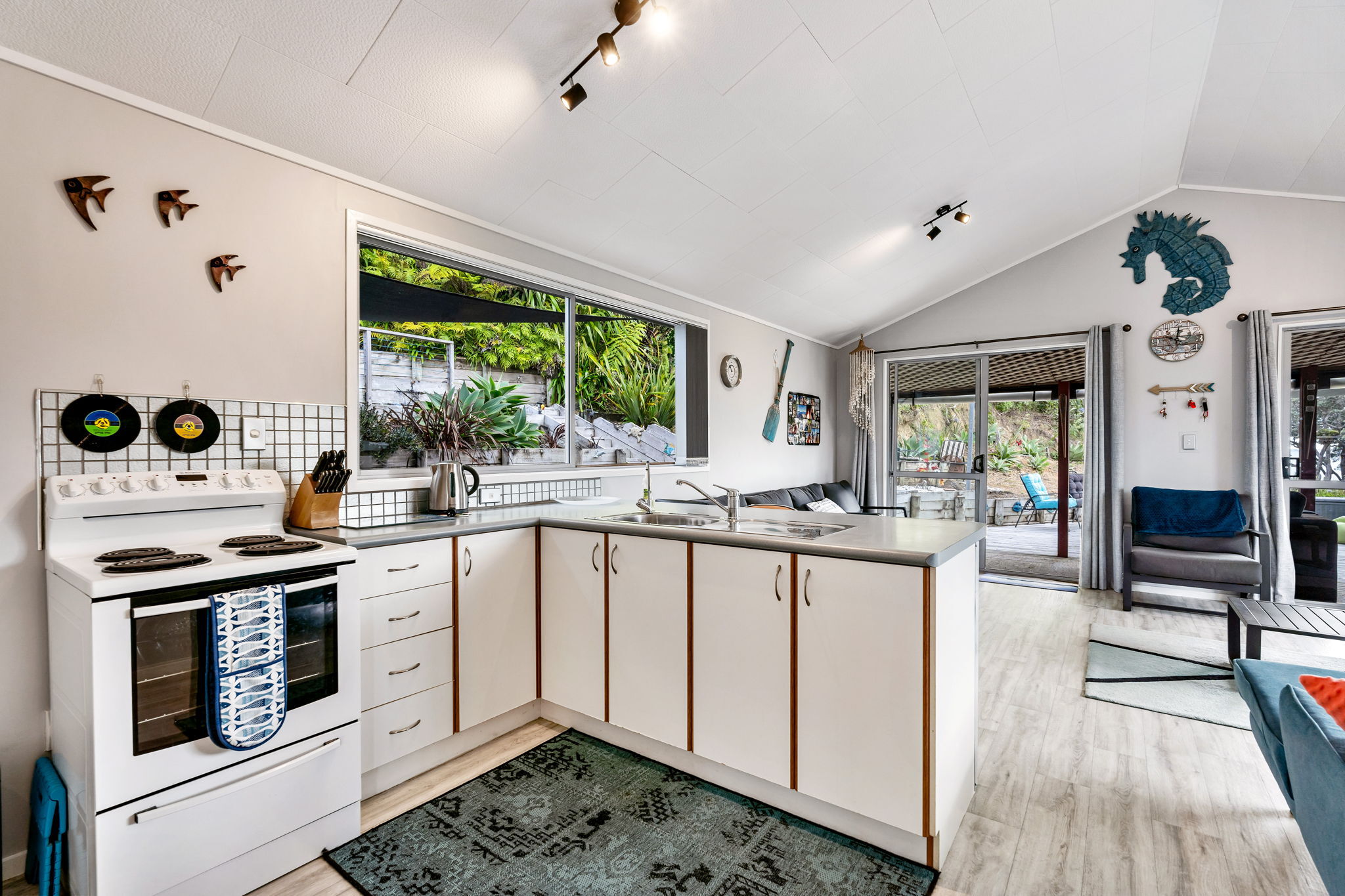 House For Sale in Oakura Coast, Whangarei, Northland For Northland Real Estate, Choose Eves